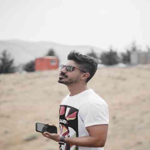 دانلود آهنگ چقد خالی میشه جاش از مسعود روح نیکان و مهدی جهانی